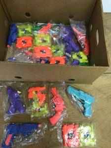 lot 6384 image: approx 20 assorted water guntoys