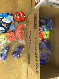 lot 6385 image: approx 20 assorted water gunstoys