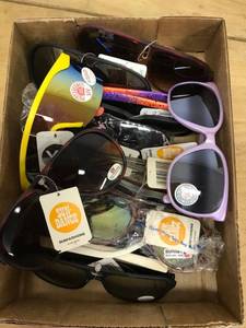 lot 6393 image: approx 10 pairs sunglasses