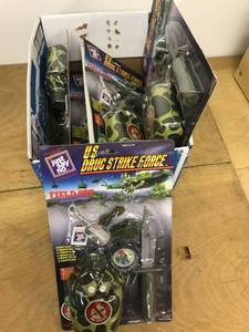 lot 6401 image: approx 8 military toys