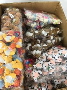 lot 6428 image: approx 25 dozen assorted stuffed animal keychains