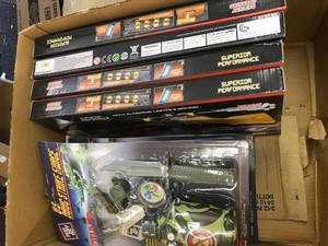 lot 6444 image: 4 toy guns and 4 military toys