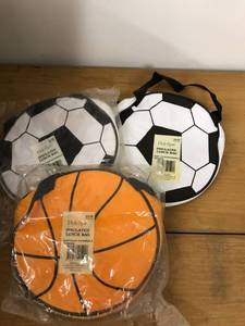 lot 6500 image: 3 sport lunch bags