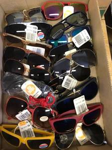 lot 6579 image: approx 16 pairs sunglasses