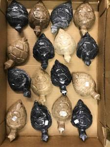 lot 6593 image: 16 carved onyx turtle figurines