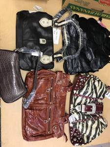 lot 6596 image: 5 purses new with tags