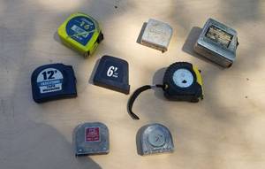 lot 4038 image: 8 tape measures