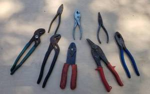 lot 4040 image: 8 pc total pliers, wire strippers and tin snips