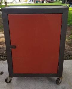 lot 4056 image: Rolling Lockable Garage Cabinet on Casters