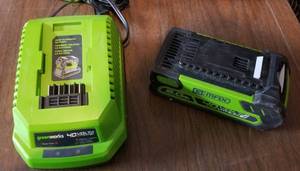 lot 4111 image: 40v Greenworks Lithium Battery and Charger