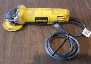 lot 4114 image: Dewalt Grinder