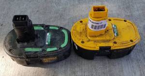 lot 4127 image: 2 18v Dewalt Batteries