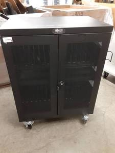lot 1320 image: Tripp-Lite CSC32AC Charging Cart              1121643