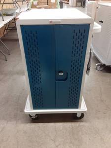 lot 1324 image: Bretford C0RE36M-CTTZ Charging Cart              NA