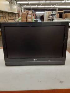 lot 1334 image: LG 23LS70-UB FlatScreen TV              957970