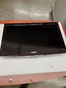 lot 1336 image: SAMSUNG LN32C458E1H FlatScreen TV              1102937