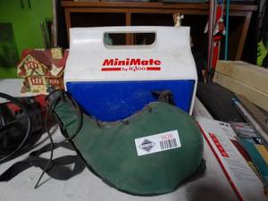 lot 3426 image: Mini Mate Igloo Cooler and Canteen