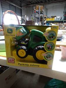 lot 3429 image: John Deere Fix-It-Up Johnny Toy in Box