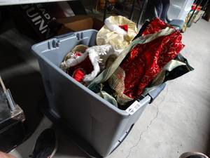 lot 3440 image: Lot of Christmas Home Decor