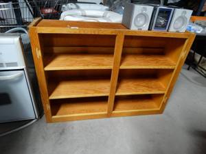 lot 3454 image: Wooden Cabinet without Doors