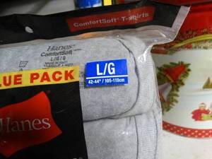 lot 3467 image: 4-Pack Hanes Large T-Shirts