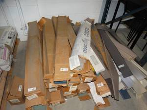 lot 3474 image: Large Lot of Assorted Rubber Wall Bases