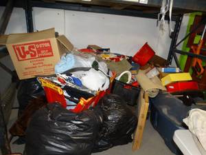 lot 3689 image: Large Lot of Misc. Homegoods-- Bring Own Boxes