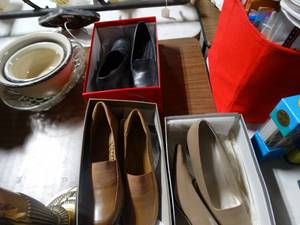 lot 3500 image: 3 Pairs of Womens Shoes