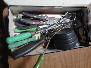 lot 3509 image: Lot of Utensils and Measuring Cups