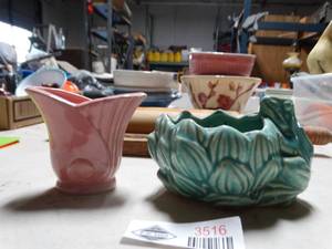 lot 3516 image: Lot of 2 Small Decorative Planters