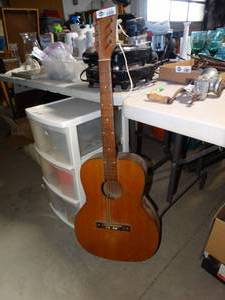 lot 3528 image: Wooden Acoustic Guitar