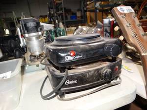 lot 3529 image: Lot of 2 Induction Cooktops