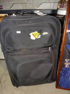 lot 3541 image: Samsonite Suitcase full of Books