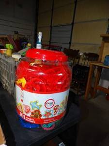 lot 3544 image: 101 Brand New Cookie Cutters