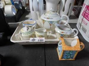 lot 3547 image: Lot of Teapots, Creamer Dishes and Serving Dish