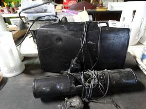 lot 3551 image: 2 Speakers