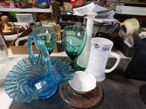 lot 3552 image: Lot of Misc. Decorative Glassware