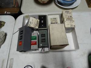 lot 3560 image: Lot of Push Button Control Switches