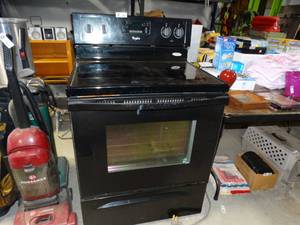lot 3586 image: Black Whirlpool Electric Oven