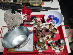 lot 3593 image: Lot of Misc. Decor-- Party Lite, Christmas Decor, etc