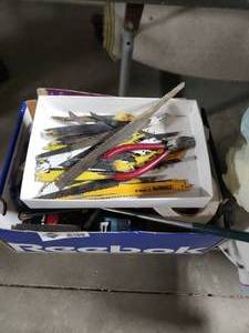 lot 3607 image: Lot of Saw Blades, Small Tools, etc