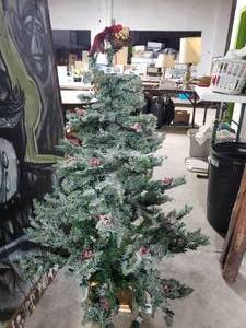 lot 3609 image: Pre-Lit Artificial Tree