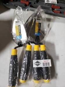 lot 3617 image: Lot of 4 5.5 Blade Trowels