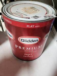 lot 3620 image: Glidden Almond Toast Interior PaintPrimer