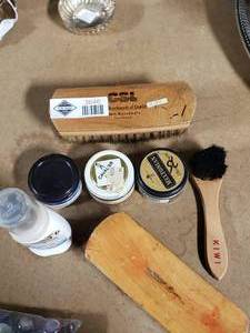 lot 3646 image: Lot of Shoe Shine Materials