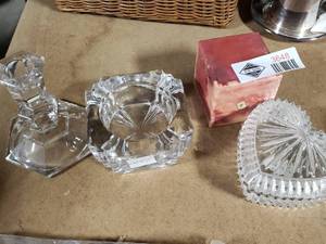 lot 3648 image: Lot of Glass Decor and Stone Cube