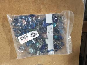lot 3649 image: Lot of Mini Figurines on Beads