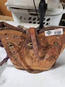 lot 3656 image: Unique Handmade Purse