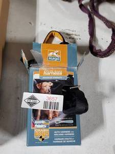 lot 3657 image: Tru-Fit Smart Dog Harness