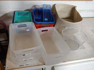 lot 7232 image: Plastic storage containers